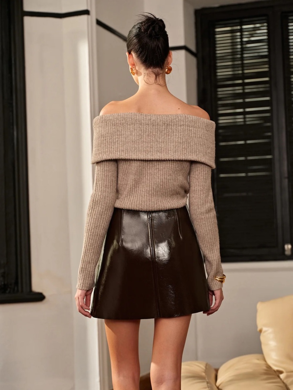 Commense Burgundy Faux Leather A Line Mini Skirt High Waist Womens XS EUC READ - Picture 3 of 11